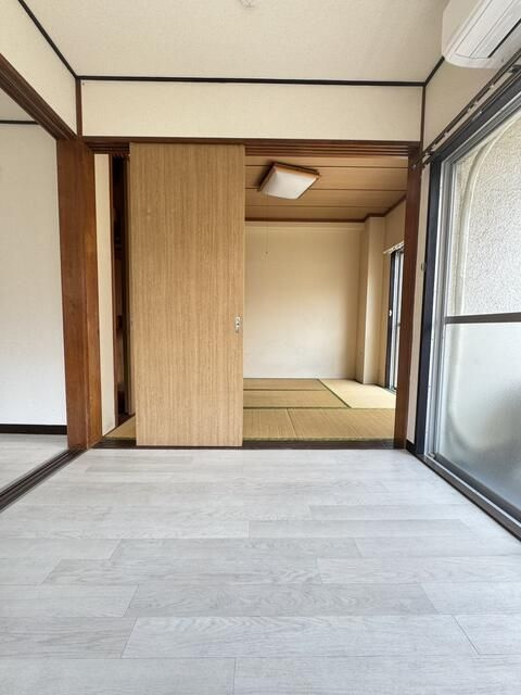 田中ビルの居間・リビング