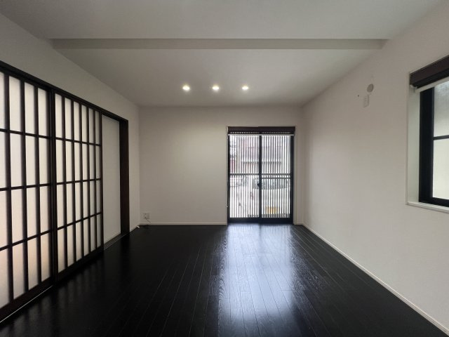 前開南町1丁目戸建の居間・リビング