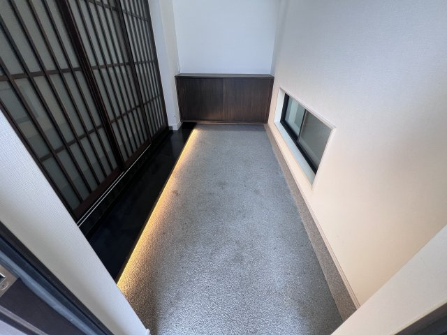 前開南町1丁目戸建の玄関