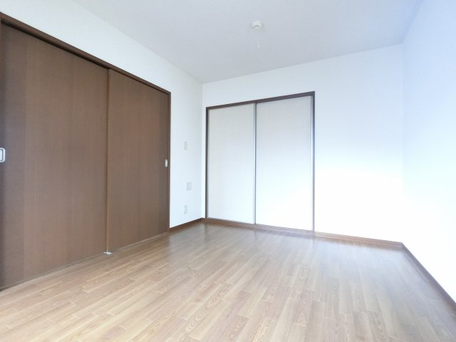 【寝室】 | プリムローズ　参番館