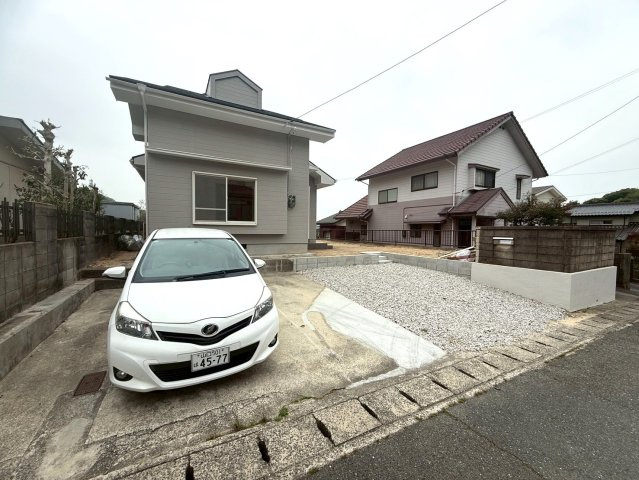大字田倉　中古物件の駐車場|カースペースがあります