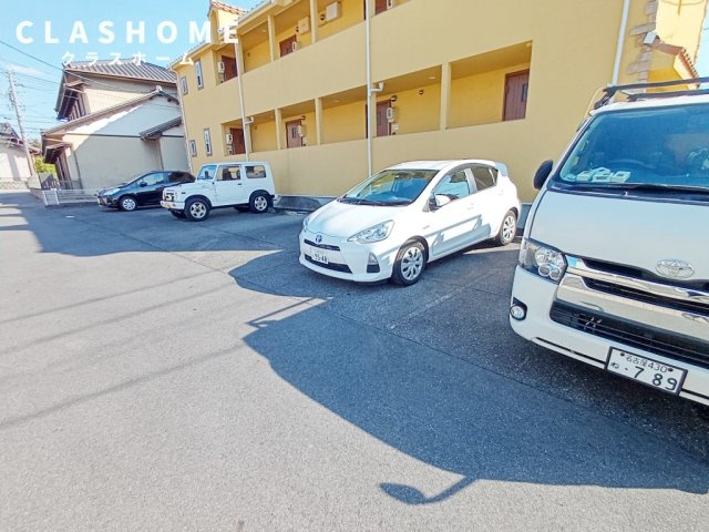 ベルコリーヌ　　　刈谷市近郊の賃貸はクラスホーム刈谷店の駐車場