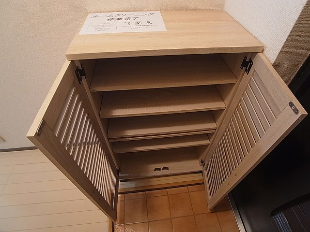 パルメゾン北町の玄関|玄関には靴箱付きです