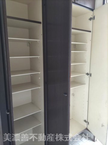 ６７１８６　岐阜市伊吹町中古戸建ての収納