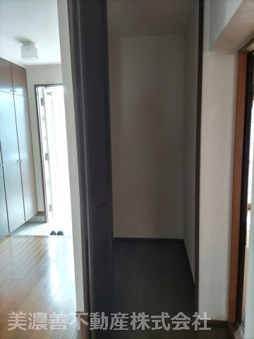 ６７１８６　岐阜市伊吹町中古戸建ての収納