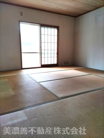 ６７１８６　岐阜市伊吹町中古戸建ての和室
