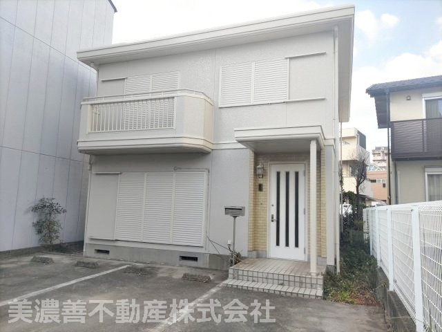 ６７１８６　岐阜市伊吹町中古戸建ての外観
