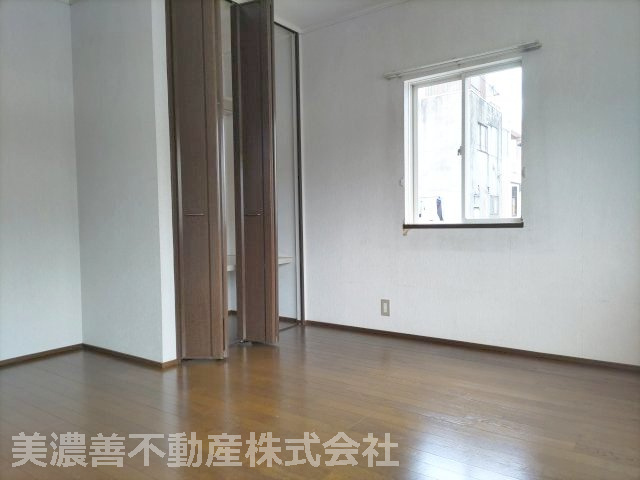 ６７１８６　岐阜市伊吹町中古戸建て