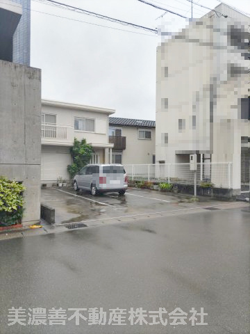 ６７１８６　岐阜市伊吹町中古戸建ての外観