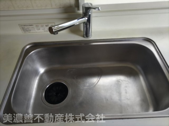 ６７１８６　岐阜市伊吹町中古戸建てのキッチン