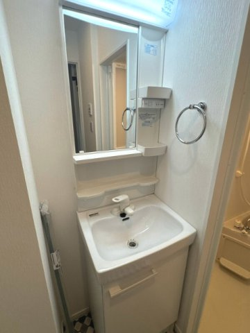 【独立洗面台】 | ルミアコート六町 | 同一仕様写真