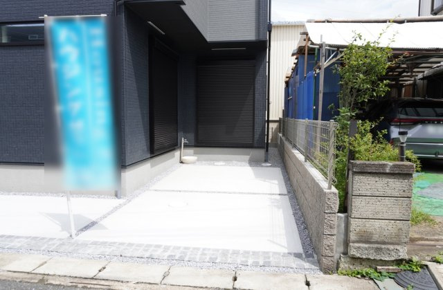 草加市青柳3丁目 新築分譲住宅 の駐車場