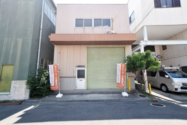 尼崎市次屋4丁目建築条件無し売土地の外観|現況は建物がありますが、解体後、更地にてお引渡しいたします。建築条件はなく、お好きなハウスメーカー・工務店で建築可能です。