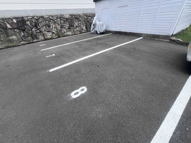 西脇ハイツの駐車場