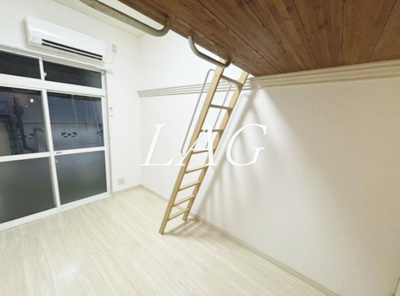 【居間・リビング】 | メゾンフィオーレ | 洋室のお部屋です。