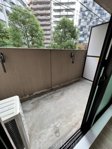 ミリアレジデンス赤坂のバルコニー|類似住戸の写真です。