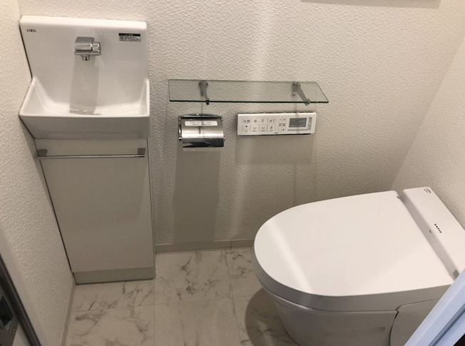 人感センサー付きの最新トイレです★