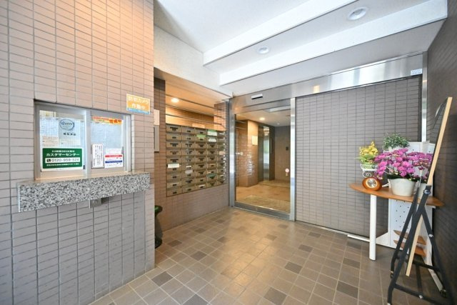 藤和シティコープ国分寺のエントランス