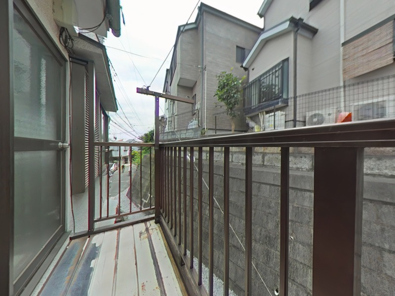 小手指ガーデン戸建のバルコニー|外からの目が気にならないバルコニーで洗濯物が干せます