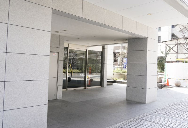 【エントランス】レグノ・フォルテ二番町