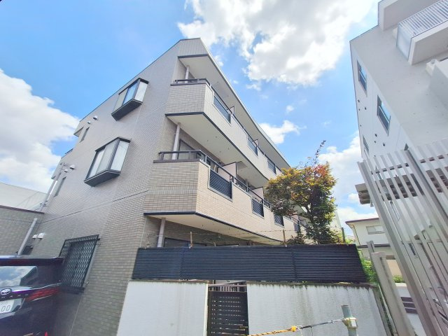 Ｃｅｄａｒ　Ｔｅｒｒａｃｅ