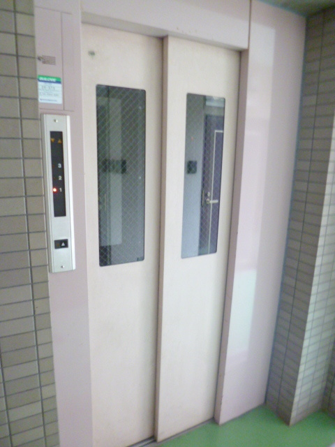 Ｃｅｄａｒ　Ｔｅｒｒａｃｅの設備|★エレベーター付きマンションです♪