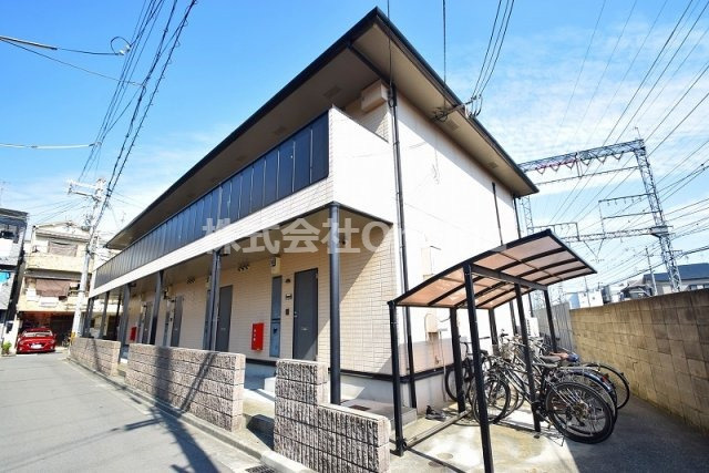 東大阪市近江堂１丁目のアパート