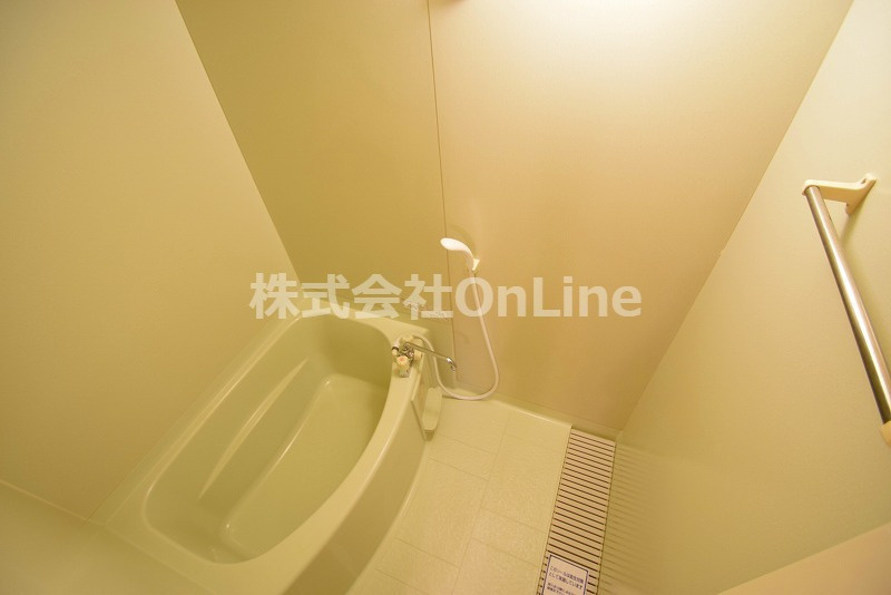 東大阪市近江堂１丁目のアパートの浴室