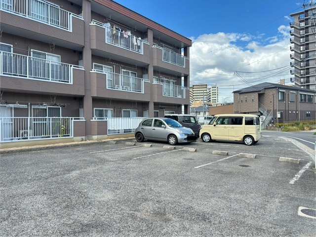 リブグリーン津久野の駐車場