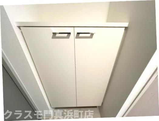 アルティザ江坂の玄関