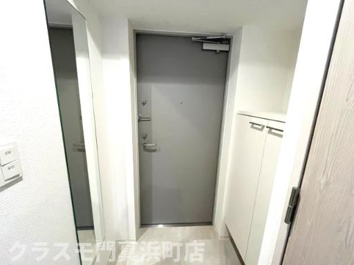 アルティザ江坂の玄関