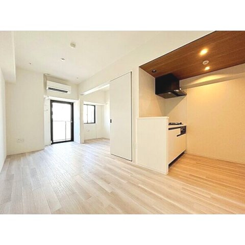 名古屋市中区金山２丁目の賃貸マンションの居間・リビング