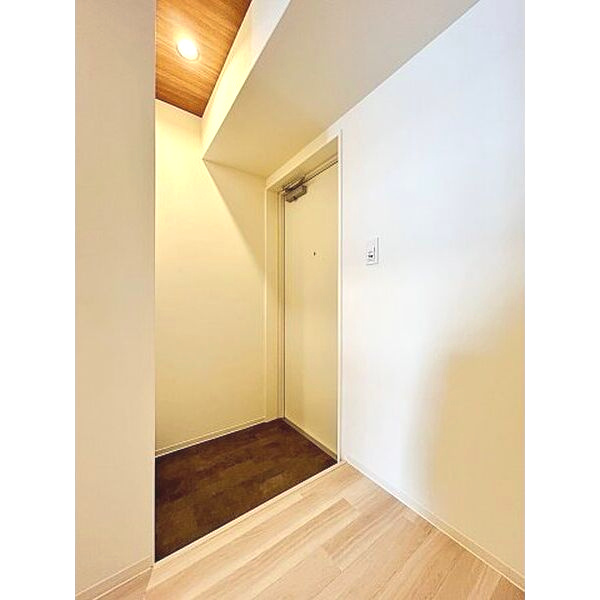 名古屋市中区金山２丁目の賃貸マンションの玄関