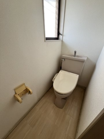 田中町戸建てのトイレ