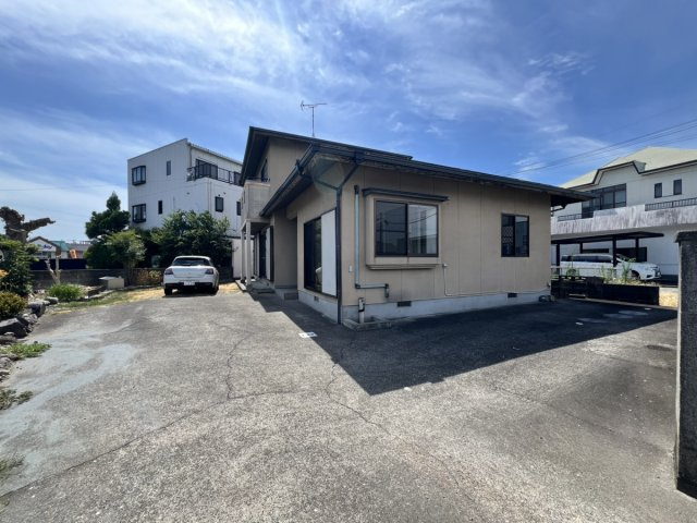 田中町戸建ての駐車場