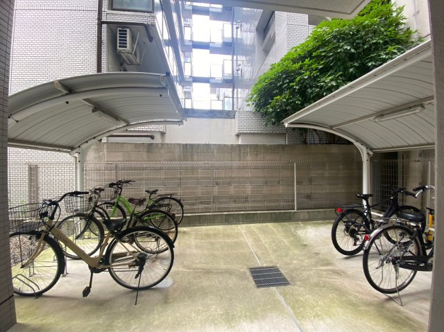ヴィオラレジデンス　名古屋市賃貸　仲介手数料無料の駐車場