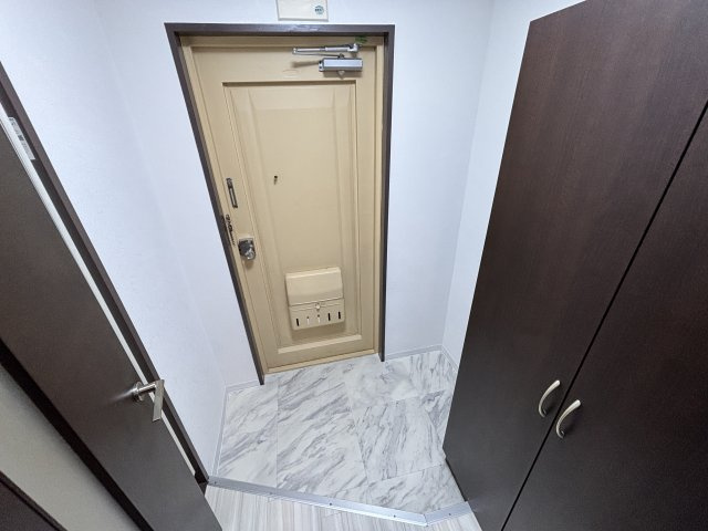 十三エステートハイツの玄関