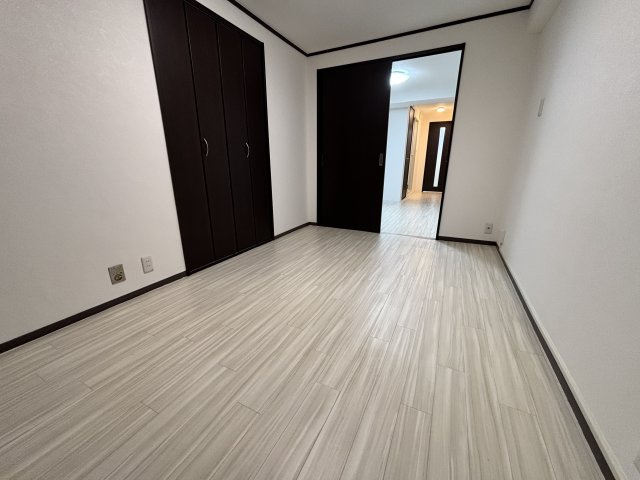 十三エステートハイツの洋室