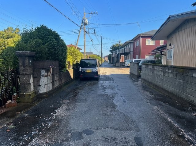 那須塩原市石林　約81坪のゆとりある敷地に佇む、庭付き平屋住宅の前面道路含む現地写真