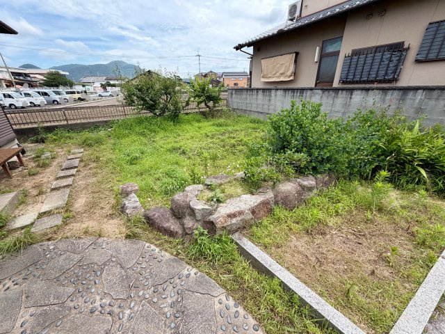 丸亀市飯山町川原　売戸建の庭