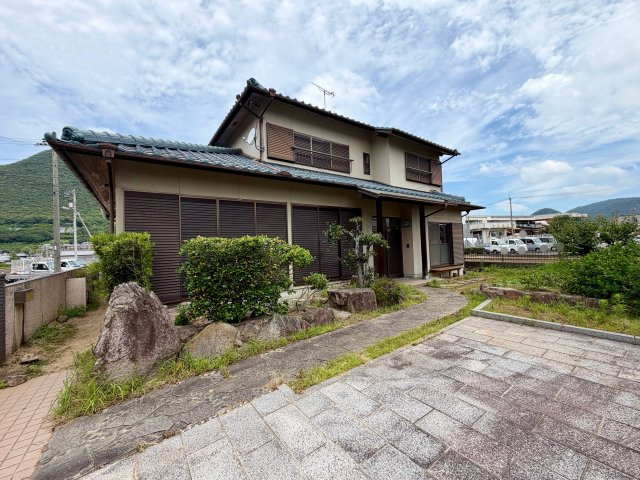 丸亀市飯山町川原　売戸建