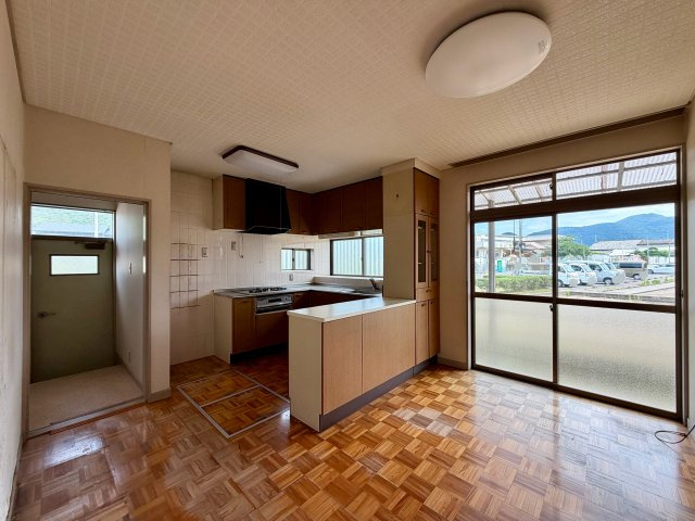 丸亀市飯山町川原　売戸建の居間・リビング