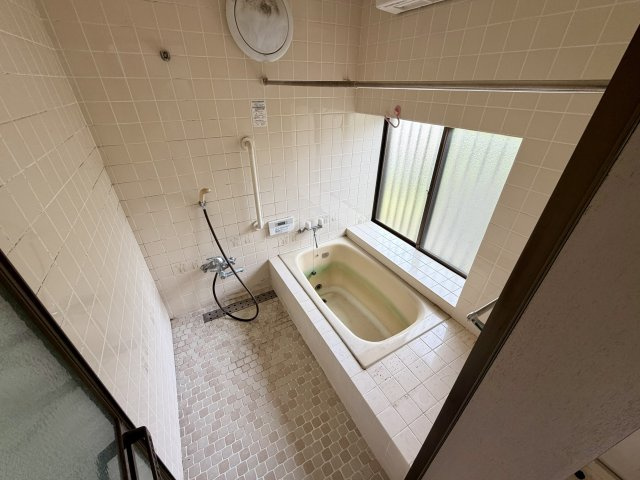 丸亀市飯山町川原　売戸建の浴室