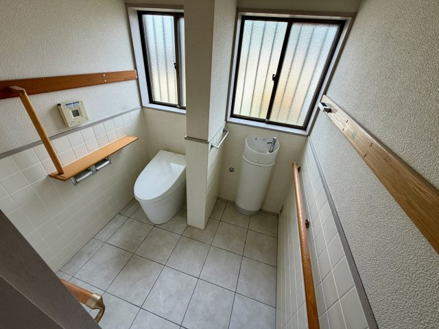 丸亀市飯山町川原　売戸建のトイレ