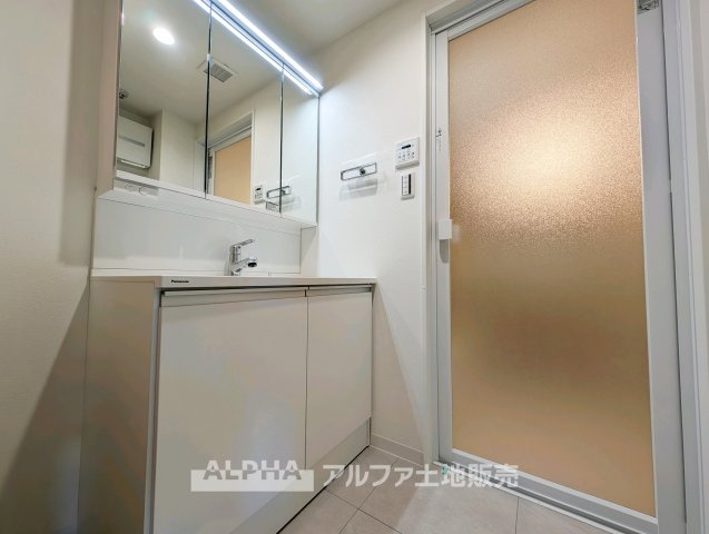 ロイヤル多摩蘭坂ハイツの独立洗面台|朝の身支度には欠かせない独立洗面化粧台