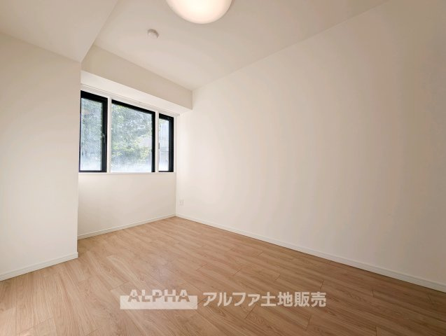 ロイヤル多摩蘭坂ハイツの洋室|きれいな洋室です