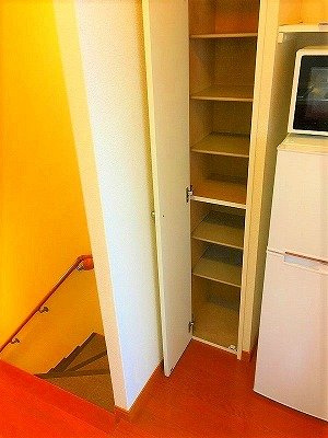 レオパレスカメリアひたち野Ⅰの玄関|シューズボックス