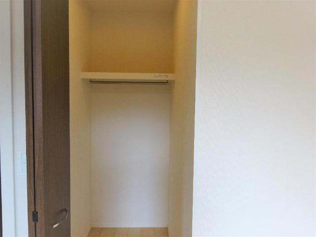 仮）つくばみらい市小絹新築アパートの収納|南側洋室収納（イメージ）