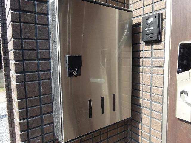 仮）つくばみらい市小絹新築アパートの玄関|宅配ＢＯＸ（イメージ）