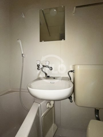 ラ・ペール1番館の独立洗面台|洗面台